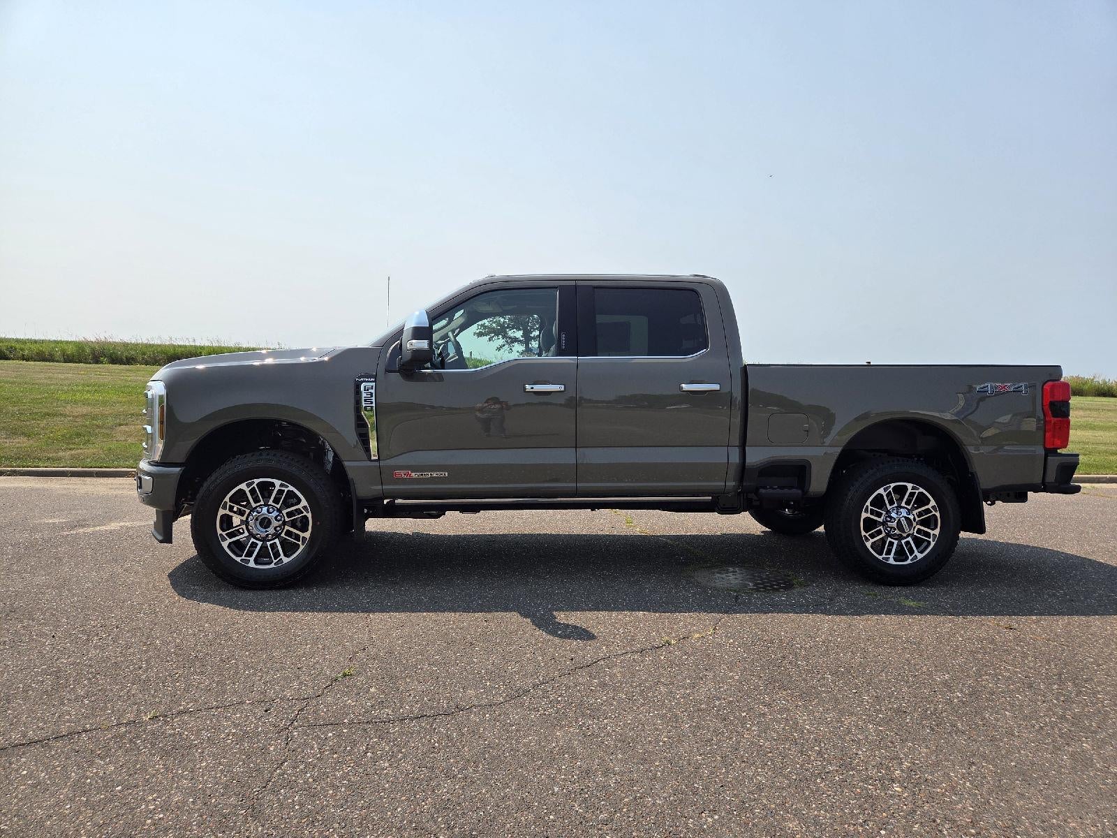 2026 Ford Super Duty F-350 SRW Platinum