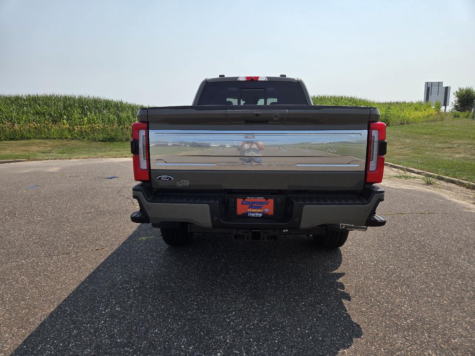 2026 Ford Super Duty F-350 SRW Platinum