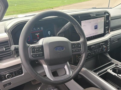 2027 Ford Super Duty F-350 SRW XLT
