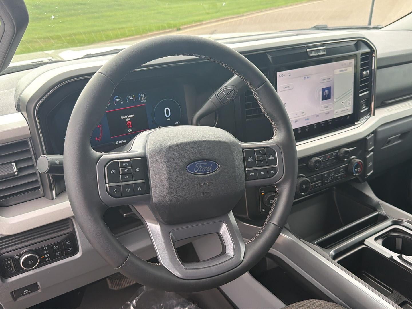 2027 Ford Super Duty F-350 SRW XLT
