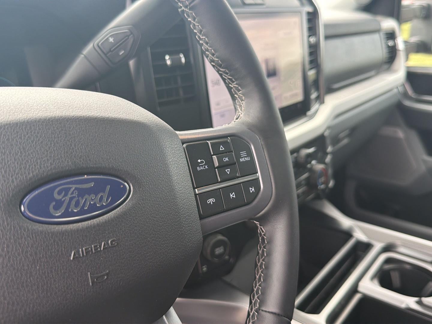 2027 Ford Super Duty F-350 SRW XLT