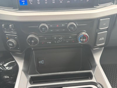 2027 Ford Super Duty F-350 SRW XLT