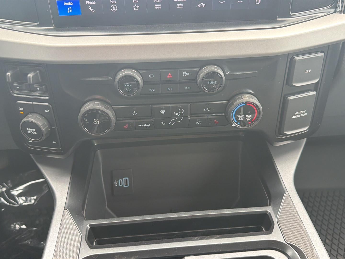 2027 Ford Super Duty F-350 SRW XLT
