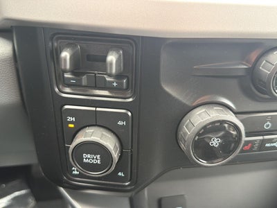 2027 Ford Super Duty F-350 SRW XLT