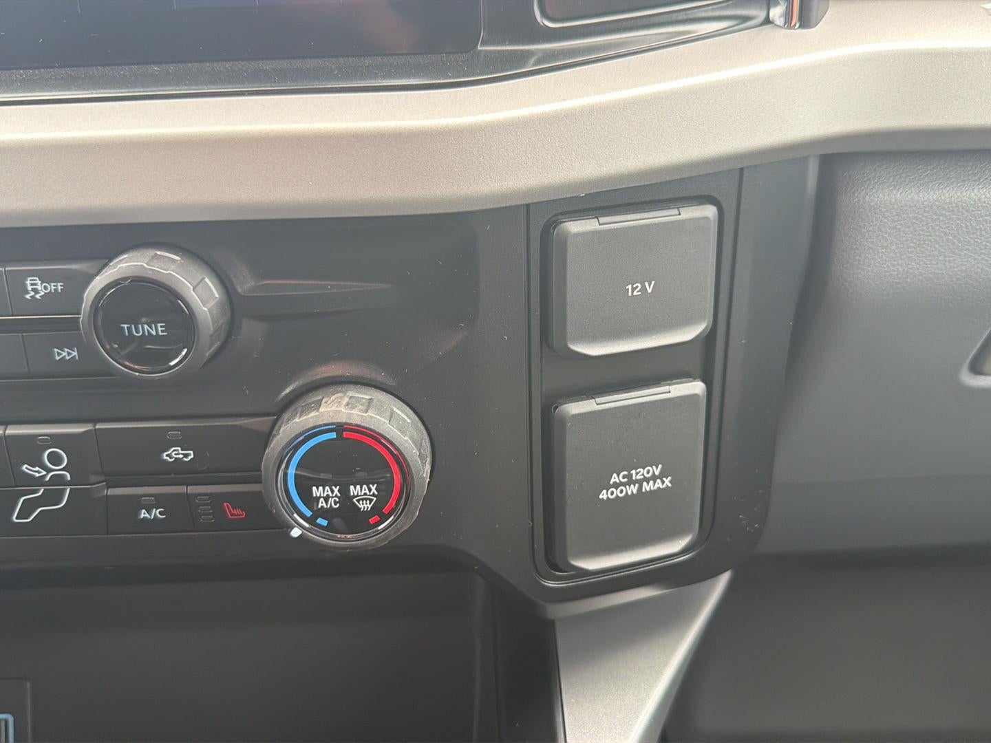 2027 Ford Super Duty F-350 SRW XLT