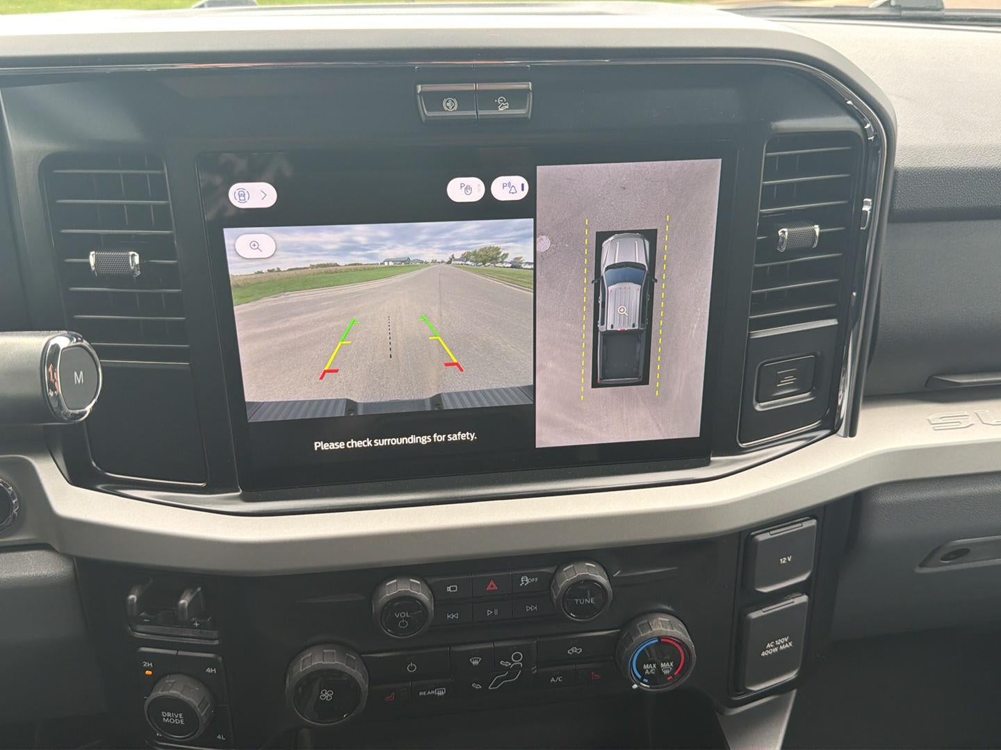 2027 Ford Super Duty F-350 SRW XLT