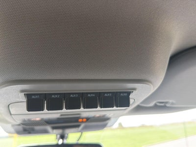 2027 Ford Super Duty F-350 SRW XLT