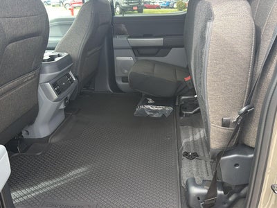 2027 Ford Super Duty F-350 SRW XLT