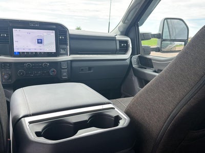 2027 Ford Super Duty F-350 SRW XLT
