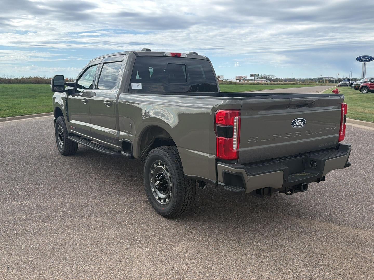 2027 Ford Super Duty F-350 SRW XLT