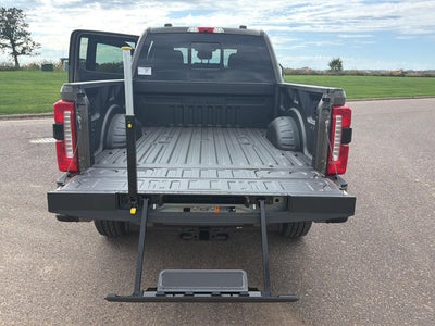 2027 Ford Super Duty F-350 SRW XLT