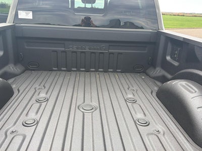 2027 Ford Super Duty F-350 SRW XLT