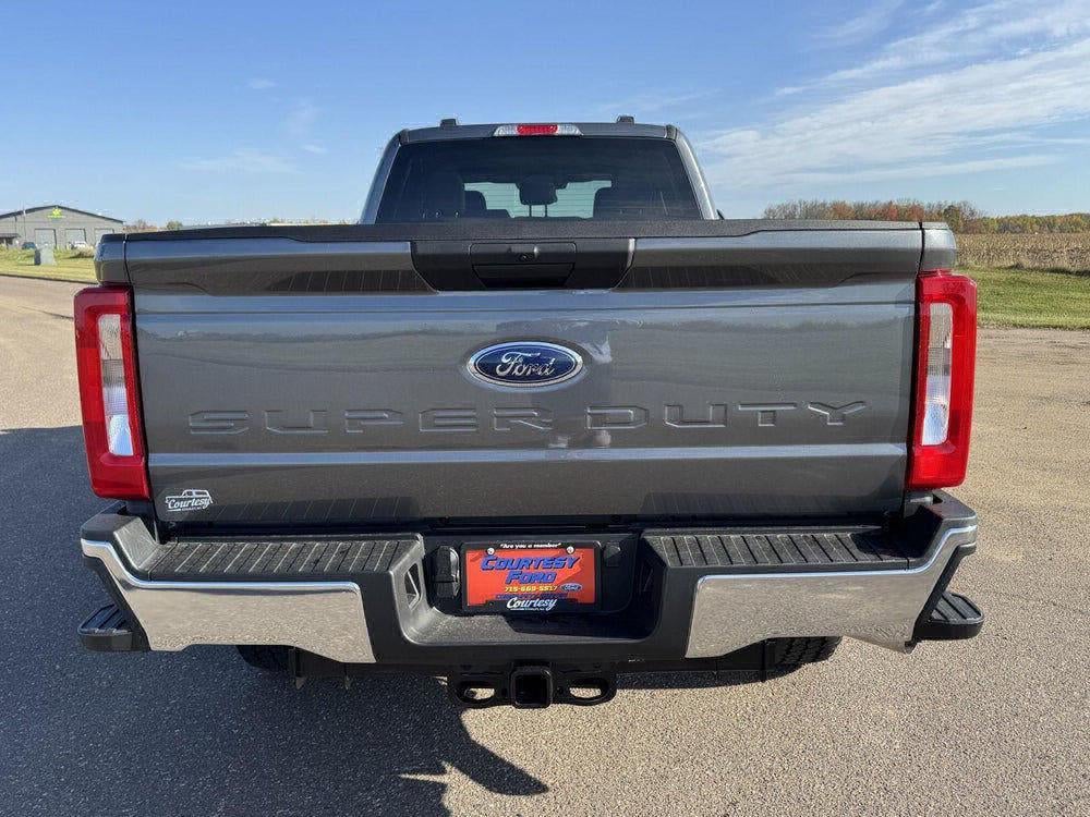 2026 Ford Super Duty F-350 SRW XLT