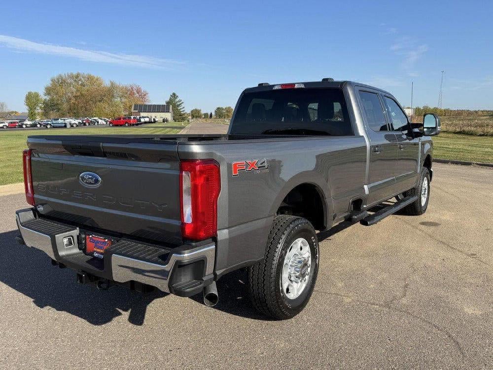2026 Ford Super Duty F-350 SRW XLT