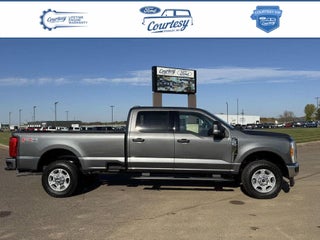 2026 Ford Super Duty F-350 SRW XLT
