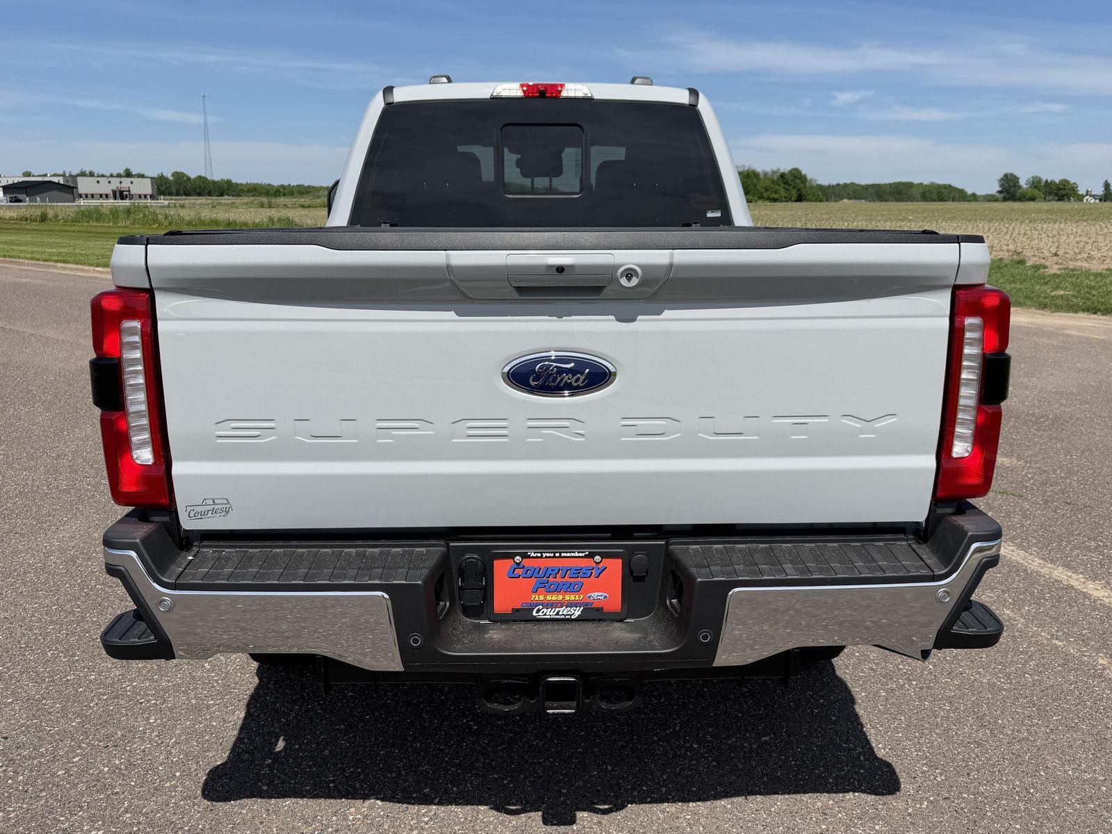 2026 Ford Super Duty F-350 SRW LARIAT