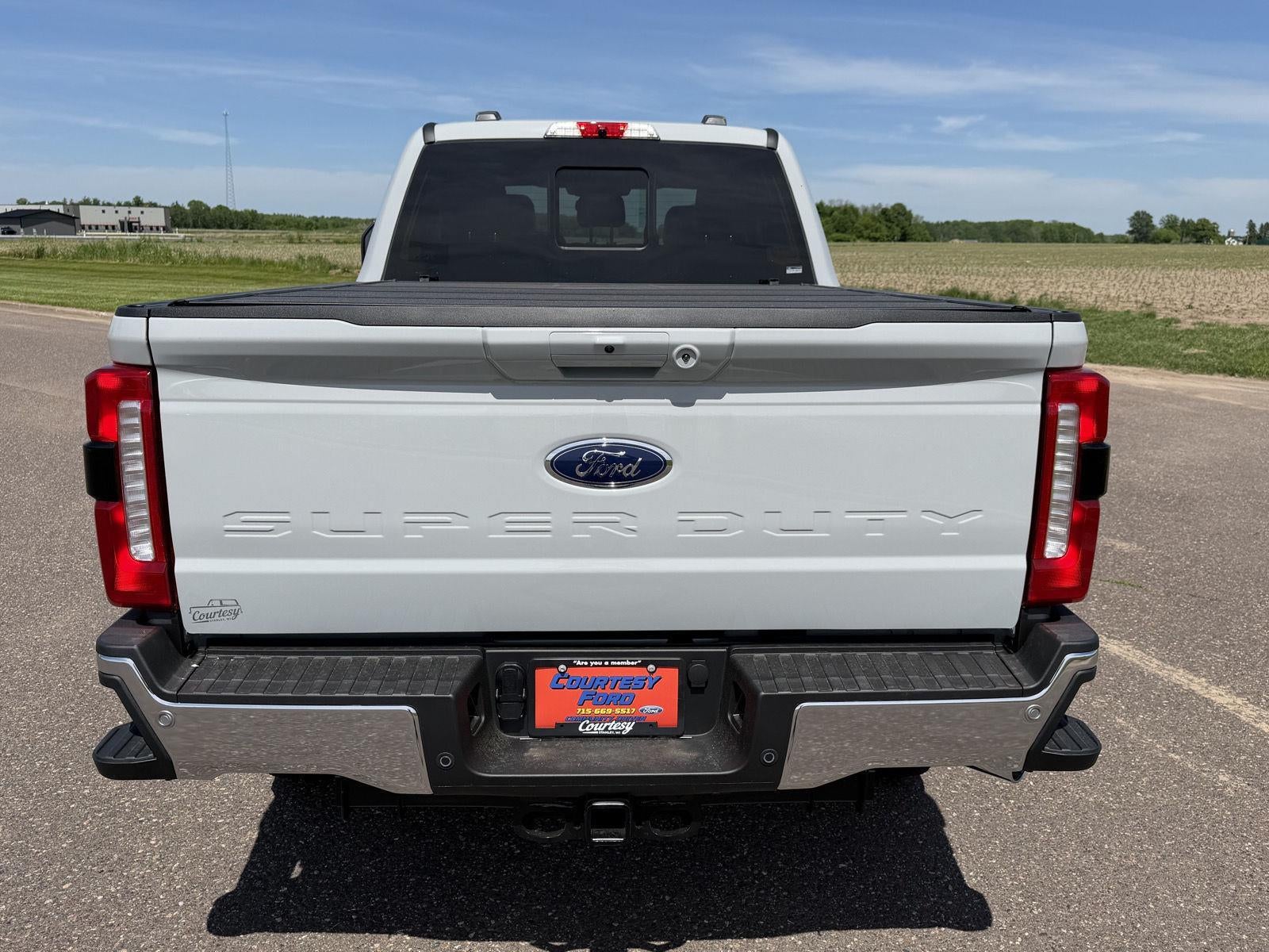 2026 Ford Super Duty F-350 SRW LARIAT