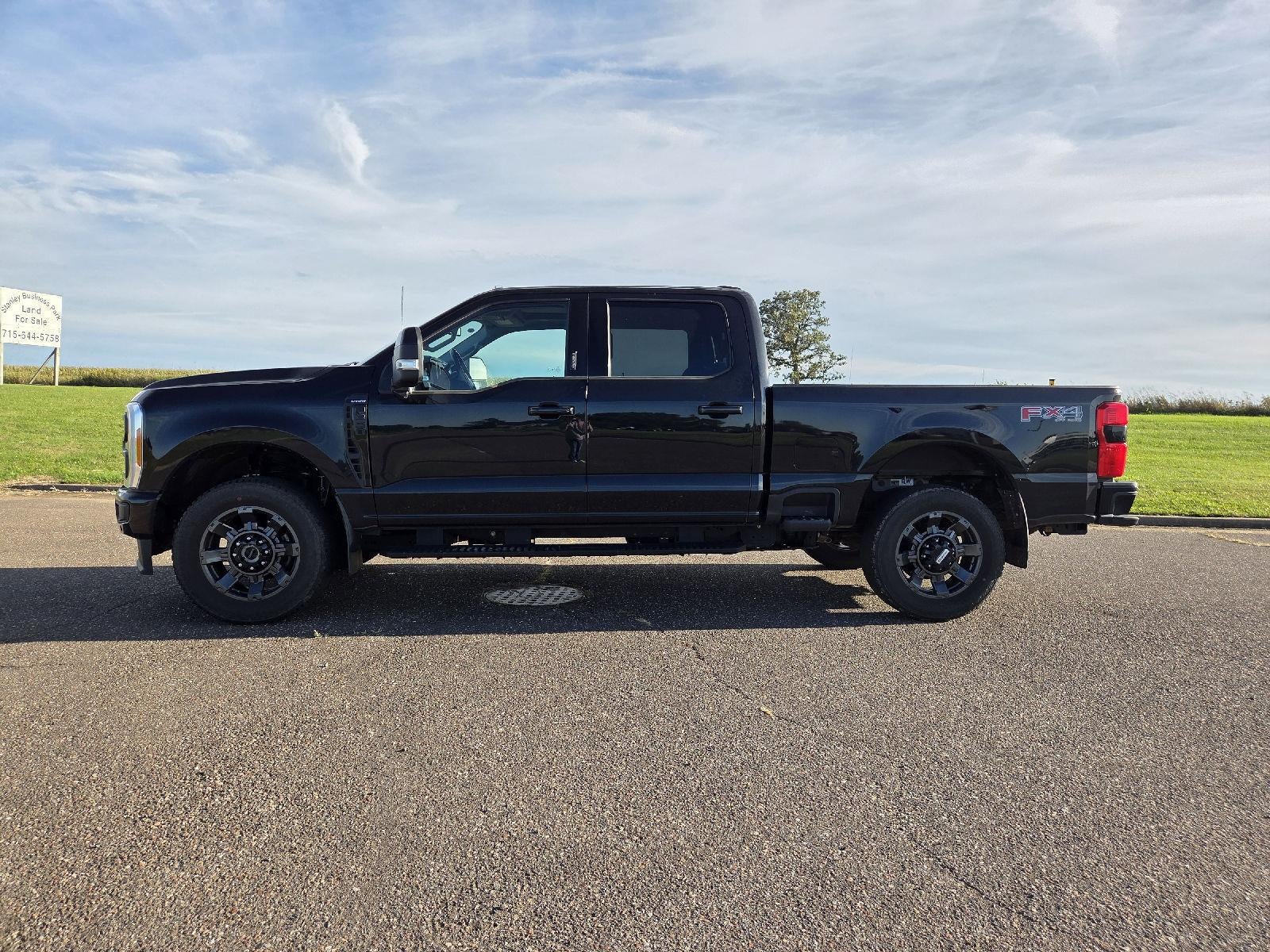 2023 Ford Super Duty F-350 SRW LARIAT