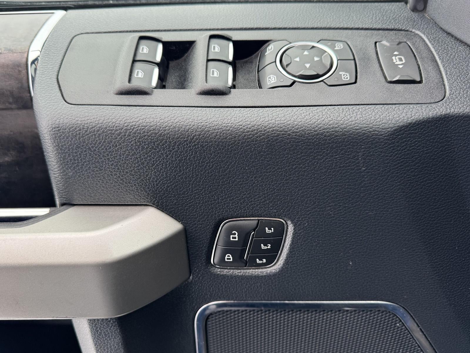 2022 Ford Super Duty F-350 SRW LARIAT