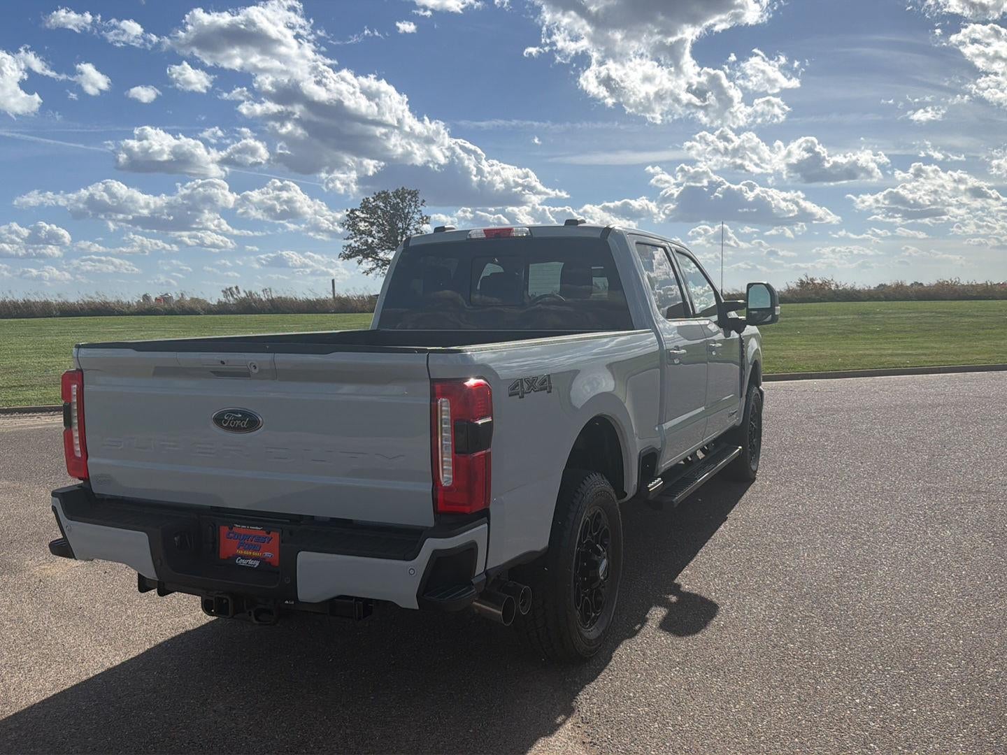 2026 Ford Super Duty F-350 SRW LARIAT
