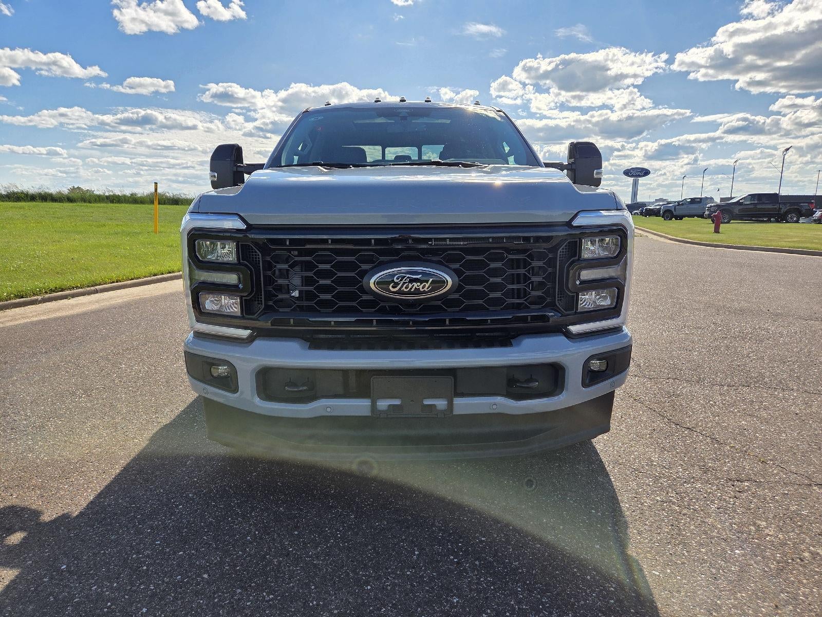 2026 Ford Super Duty F-350 SRW LARIAT