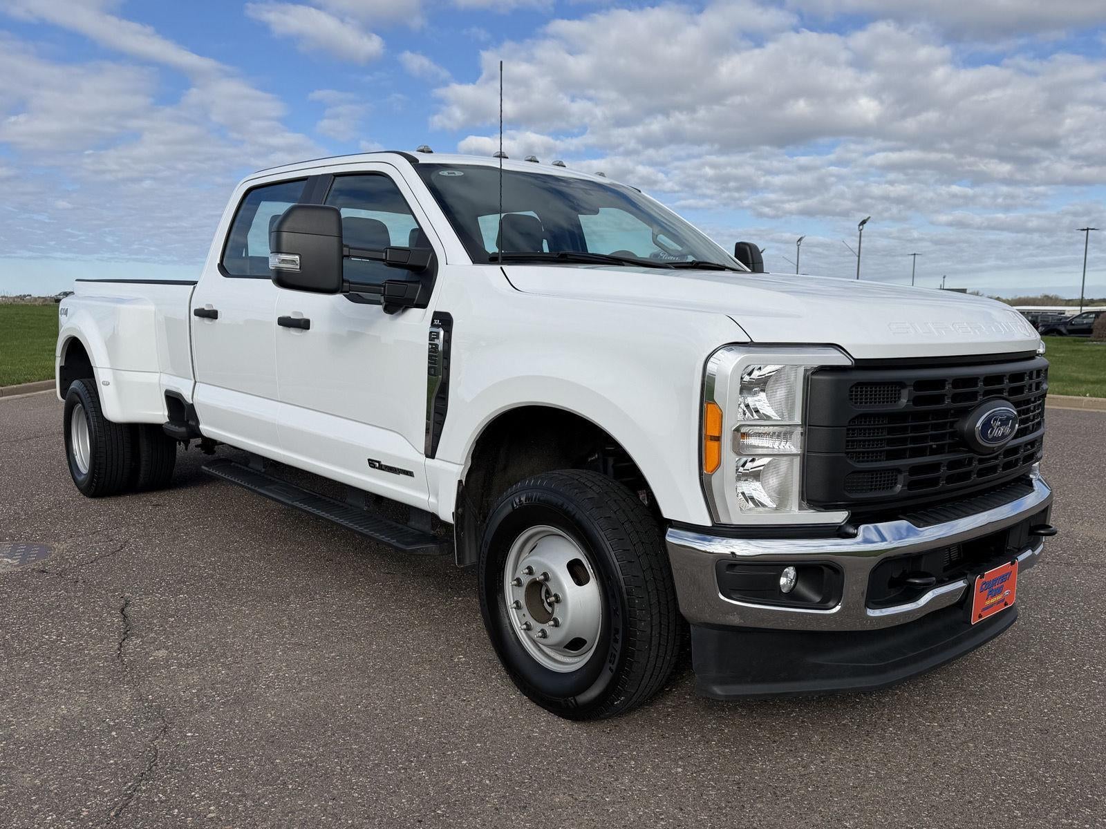 2023 Ford Super Duty F-350 DRW XL