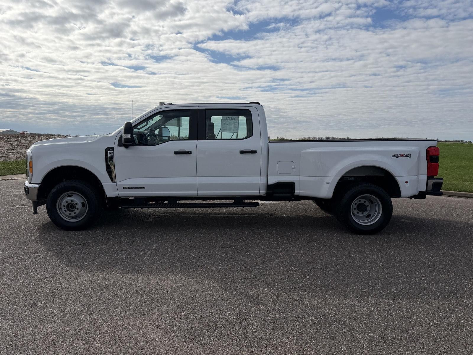2023 Ford Super Duty F-350 DRW XL