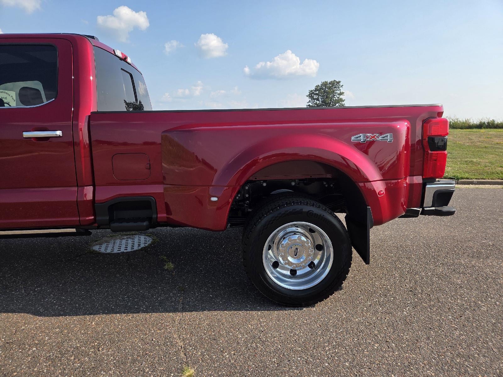2026 Ford Super Duty F-450 DRW LARIAT