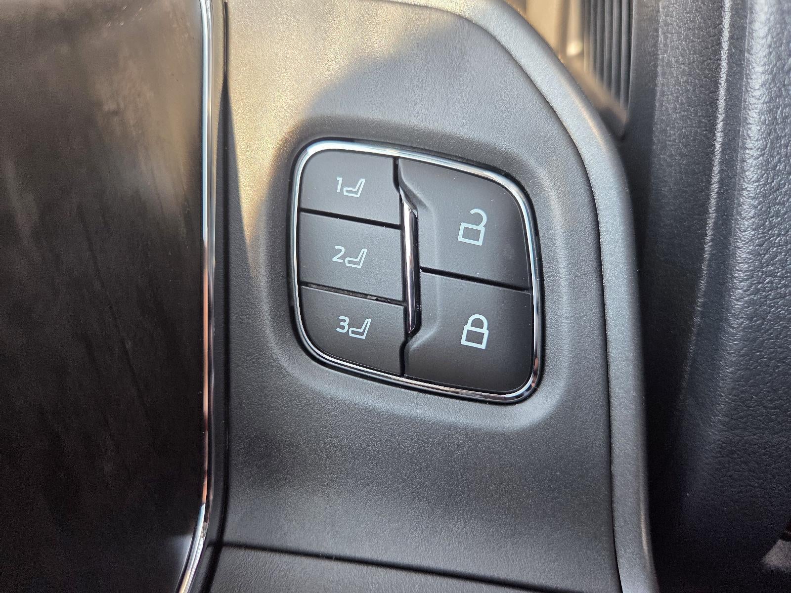 2026 Ford Super Duty F-450 DRW LARIAT