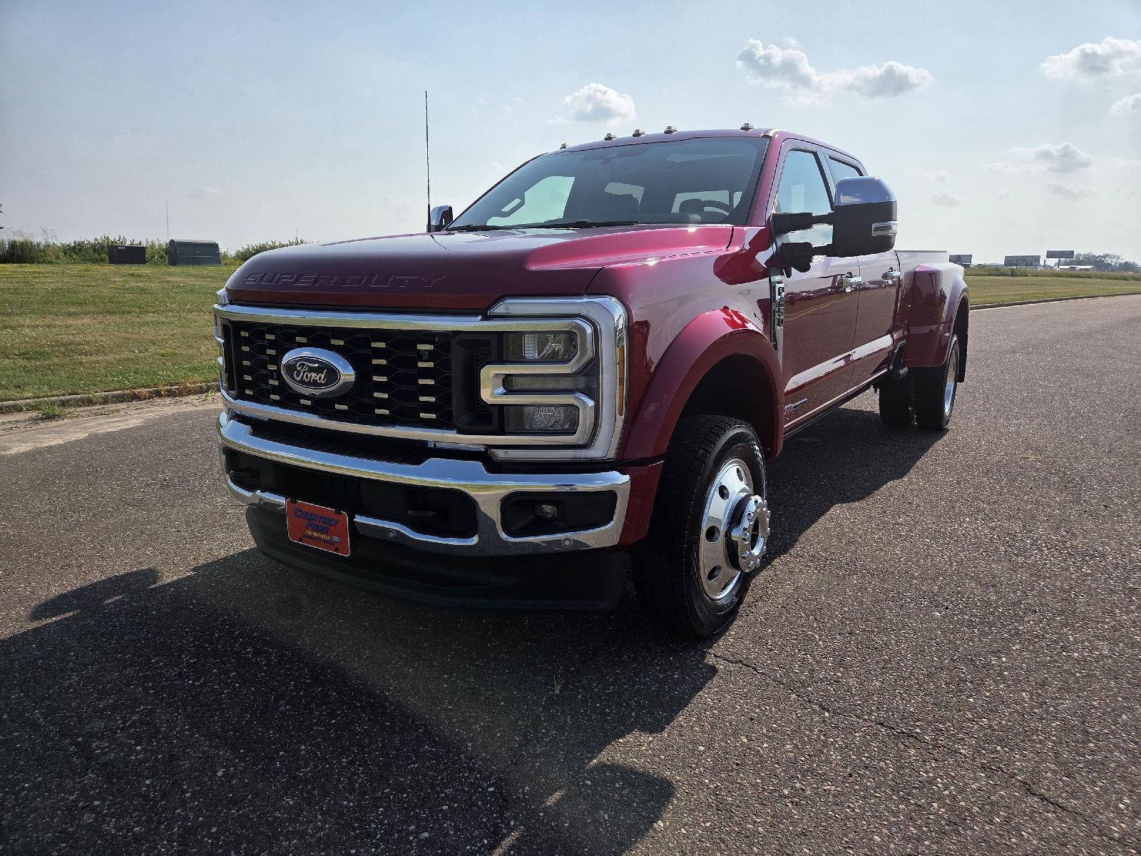 2026 Ford Super Duty F-450 DRW LARIAT