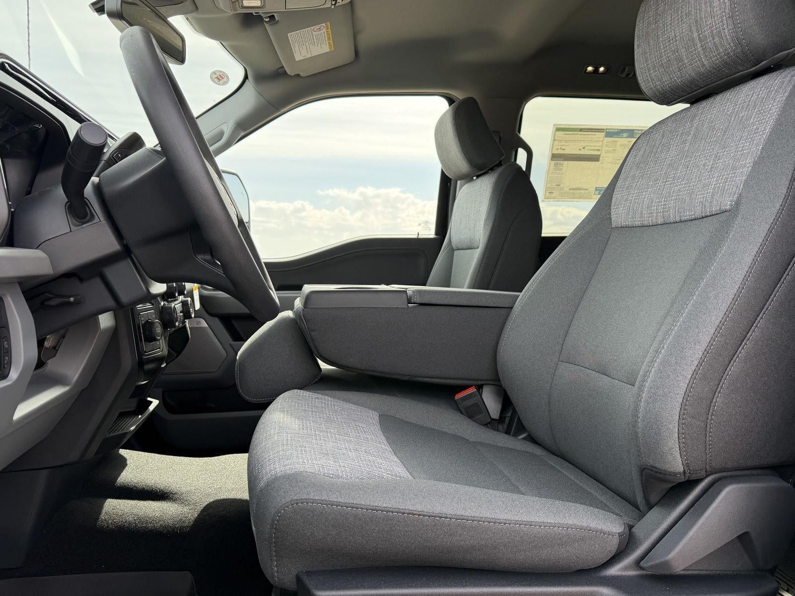 2026 Ford Super Duty F-450 DRW XLT