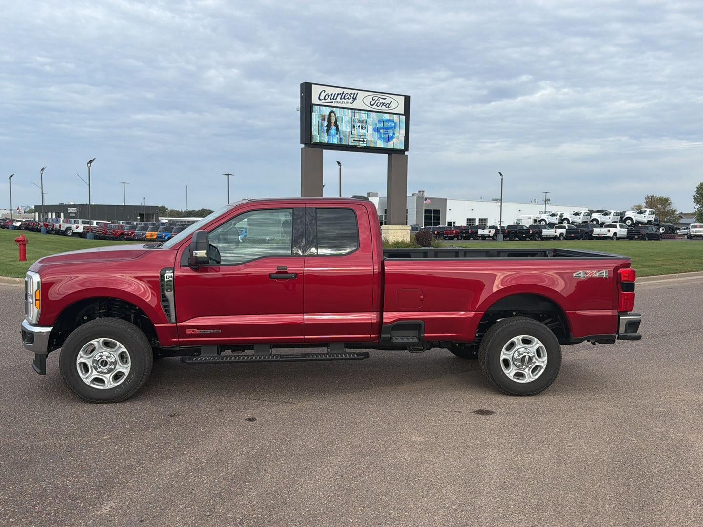 2027 Ford Super Duty F-250 SRW XLT