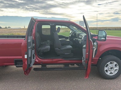 2027 Ford Super Duty F-250 SRW XLT