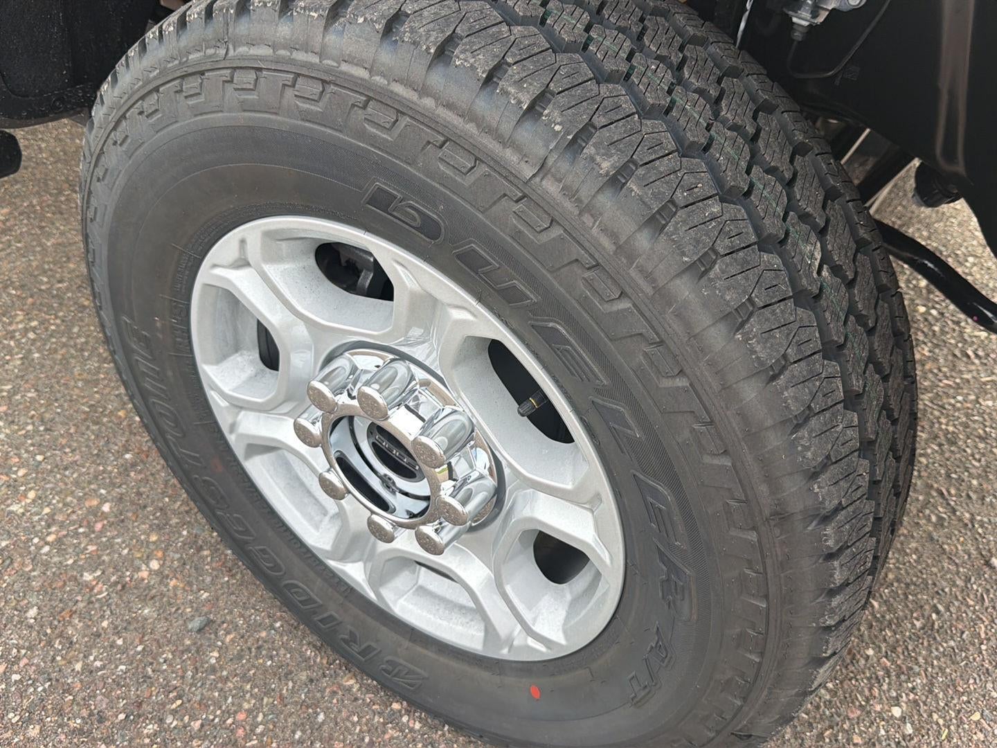 2027 Ford Super Duty F-350 SRW XLT