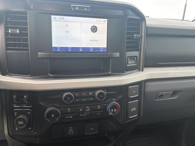2027 Ford Super Duty F-350 SRW XLT