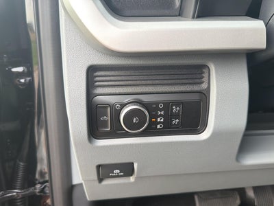 2027 Ford Super Duty F-350 SRW XLT