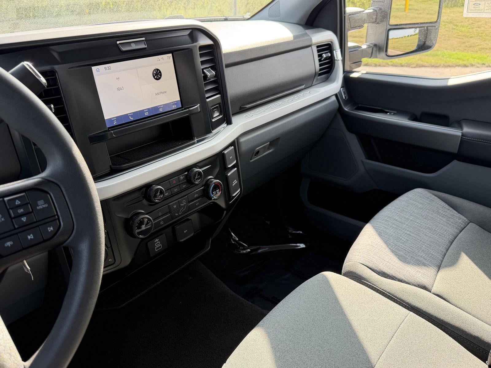 2026 Ford Super Duty F-350 Srw XLT