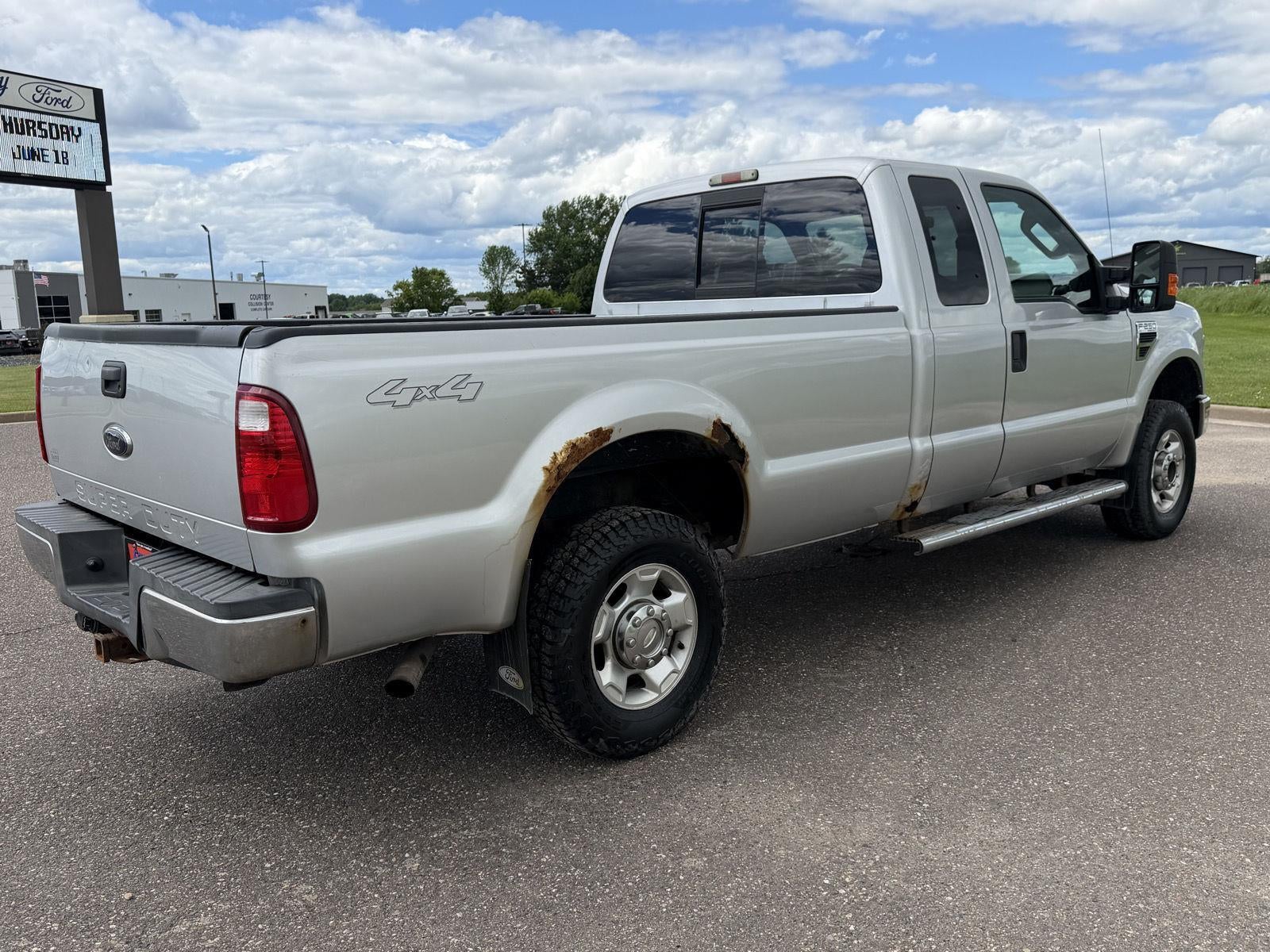 2010 Ford Super Duty F-250 SRW XL