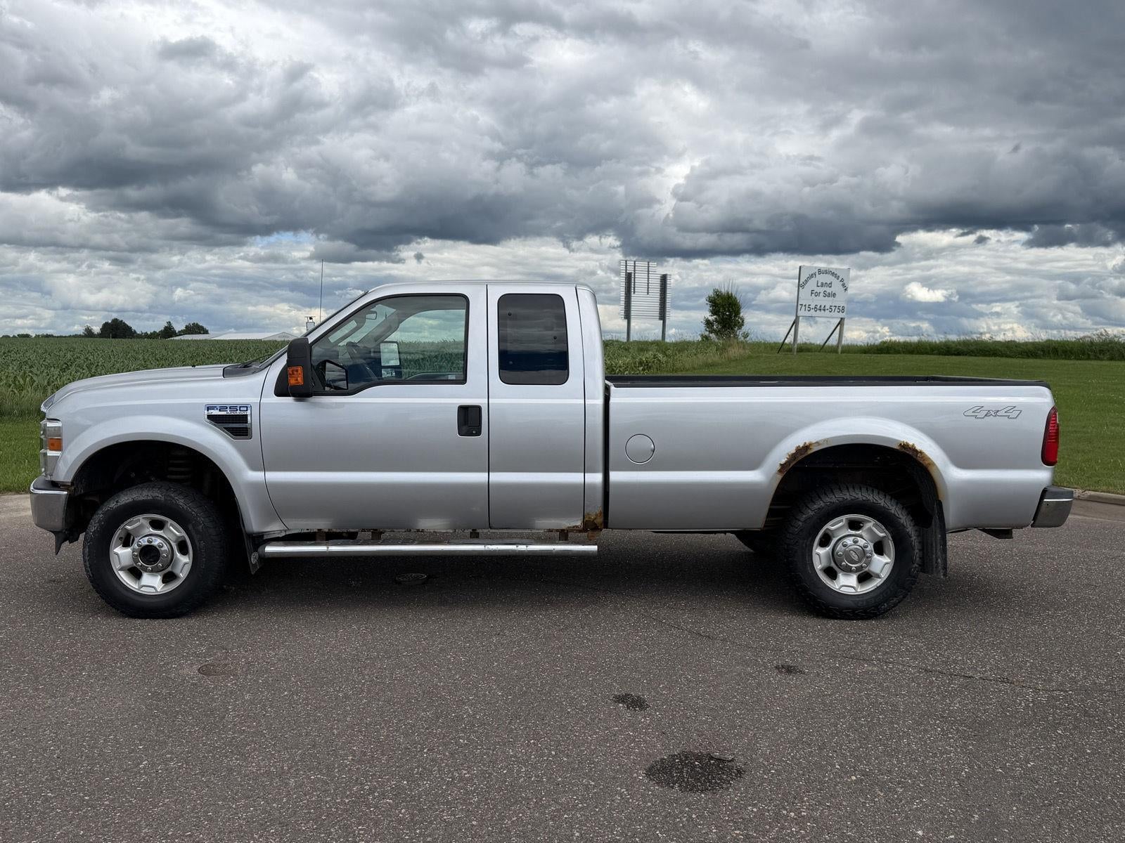 2010 Ford Super Duty F-250 SRW XL