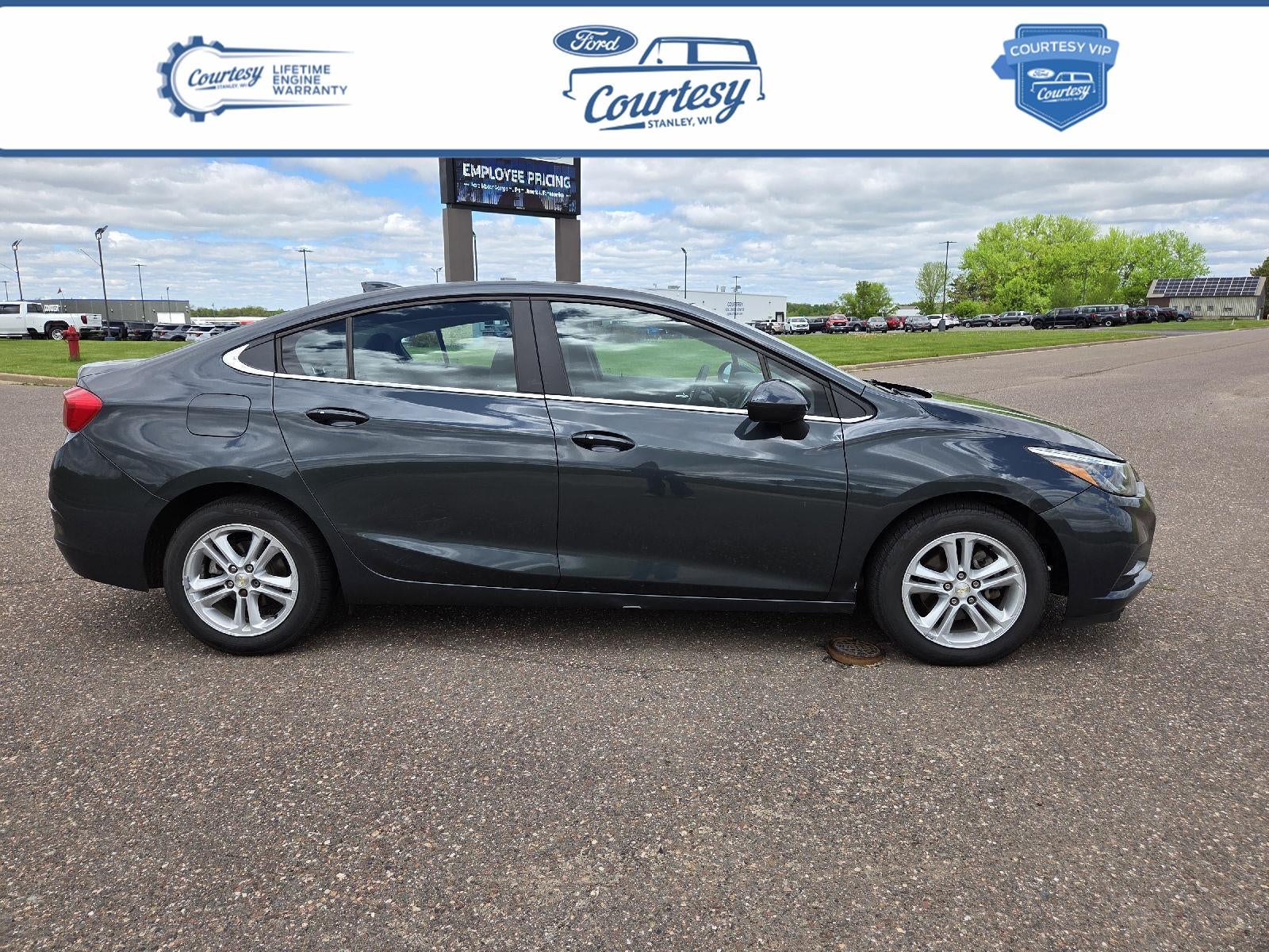 2017 Chevrolet Cruze LT Auto's photo