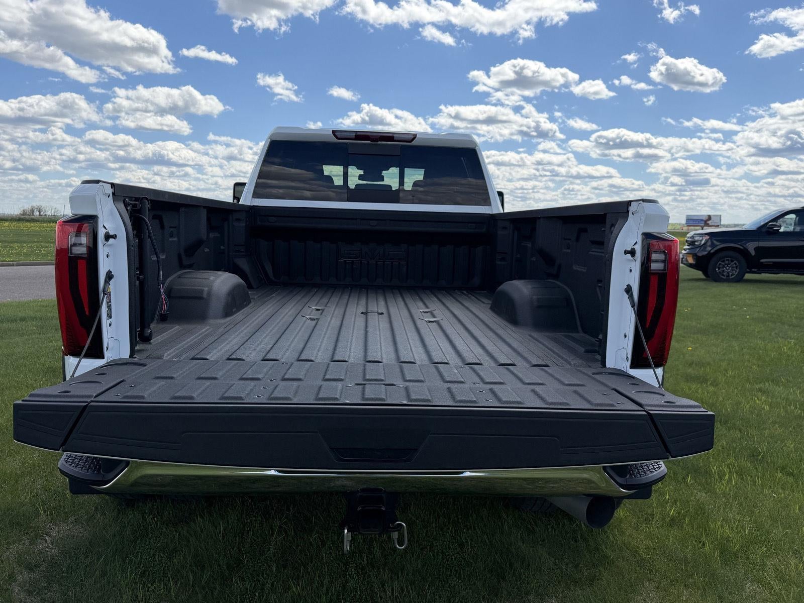 2025 GMC Sierra 3500HD SLT
