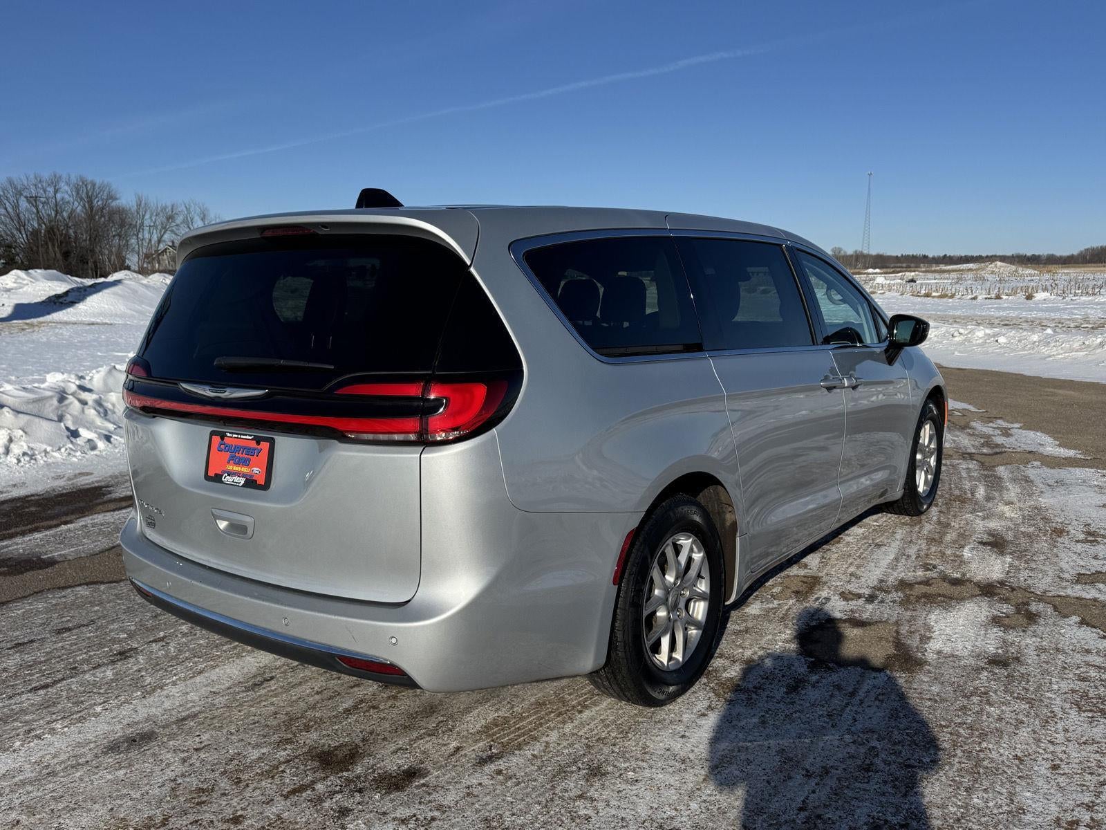 2024 Chrysler Pacifica Touring L