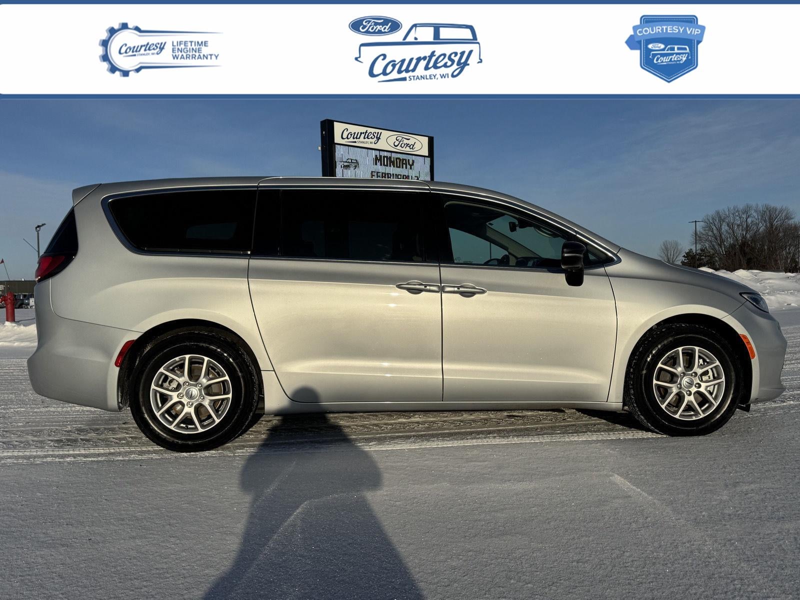 2024 Chrysler Pacifica Touring L