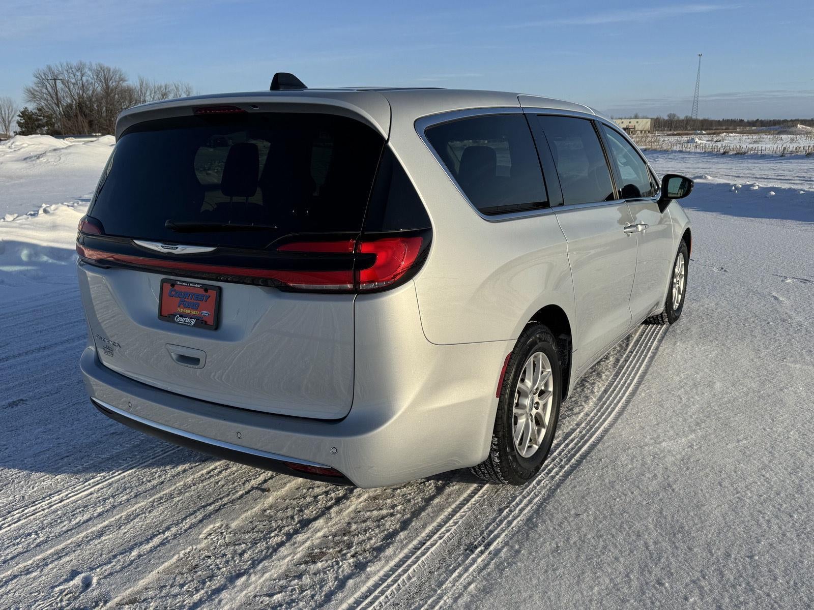 2024 Chrysler Pacifica Touring L