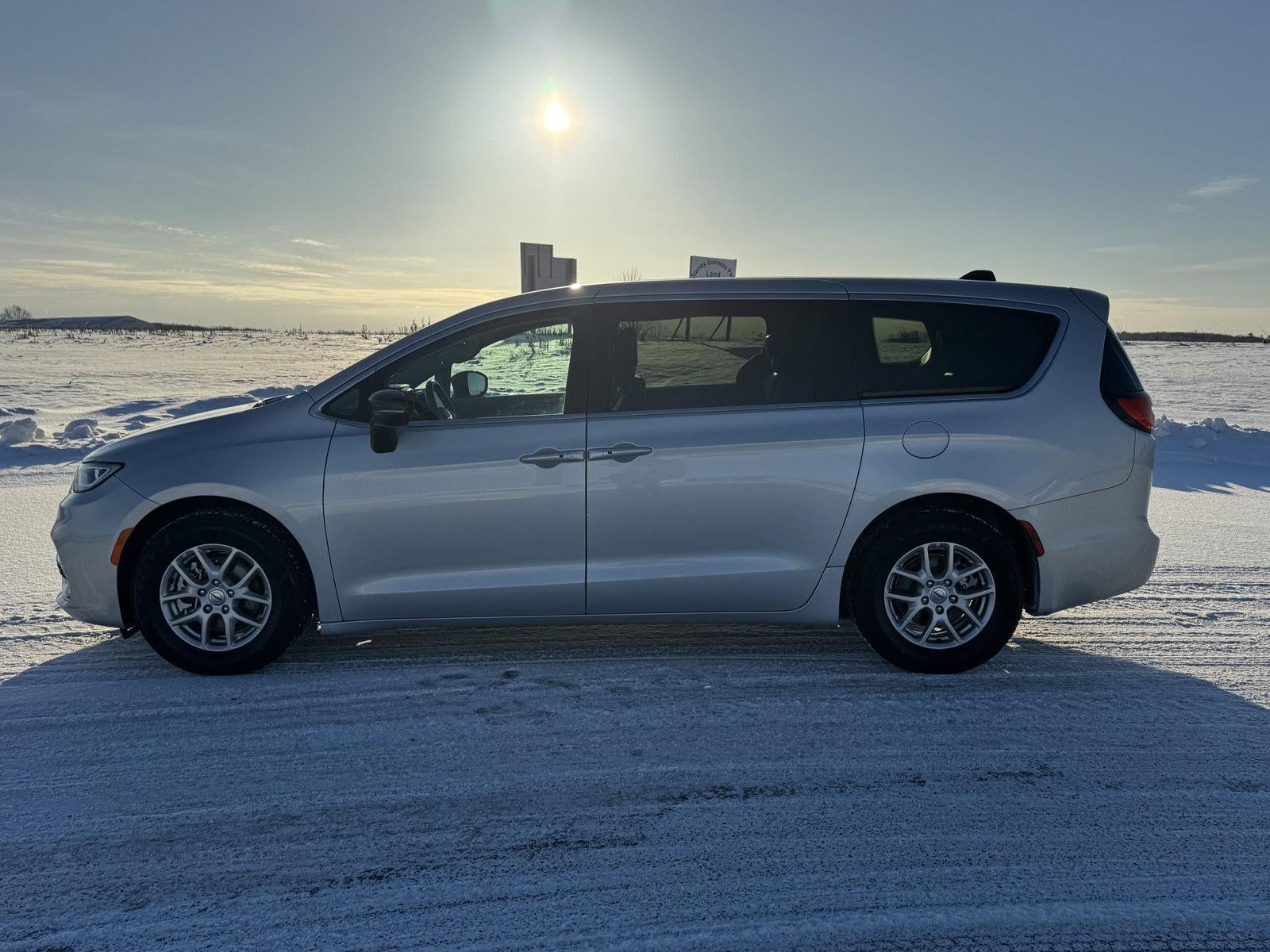 2024 Chrysler Pacifica Touring L