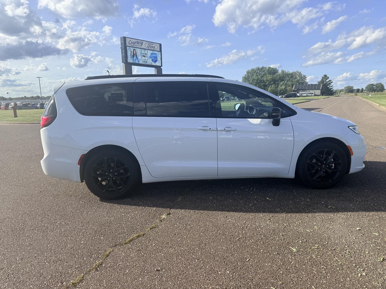 2025 Chrysler Pacifica Limited