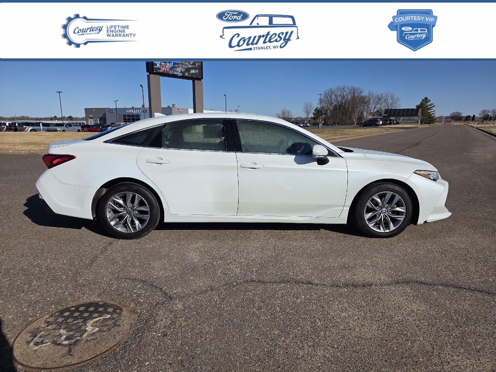 2022 Toyota Avalon XLE